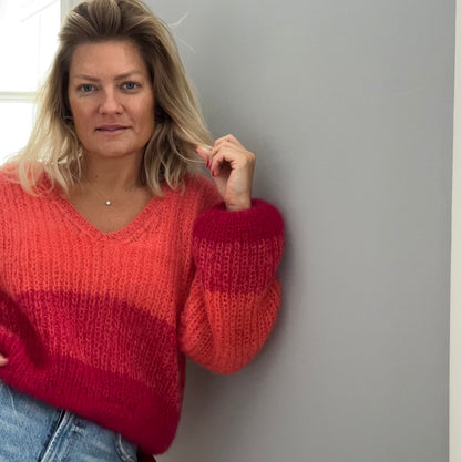 Stylish cardigan in tie-dye red and coral color look