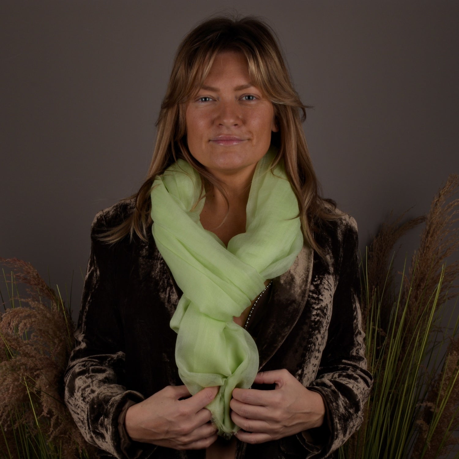 Transparent thin cashmere scarf organic